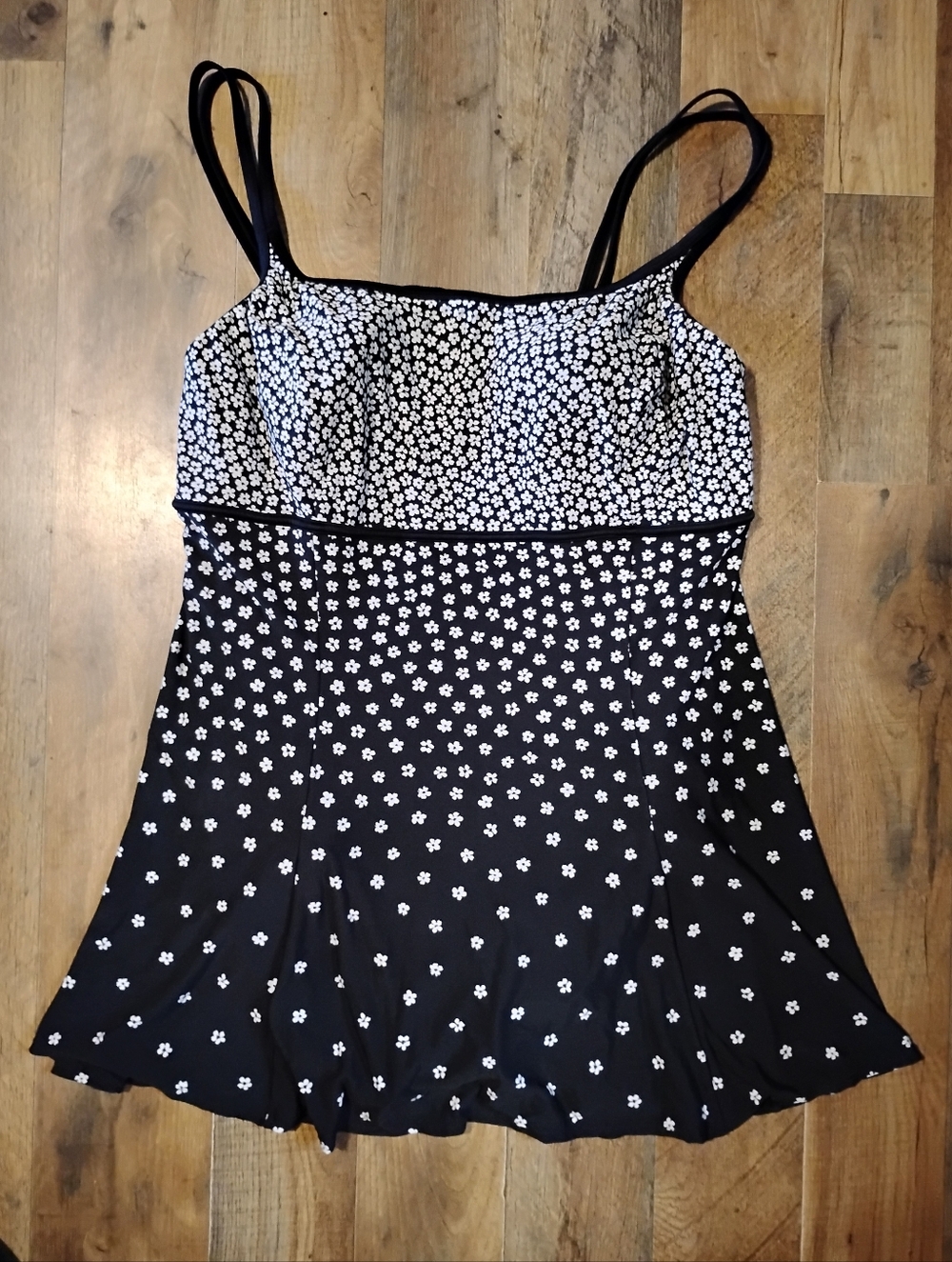 La Cove Black & White Floral Swim Dress Women's Size: 14